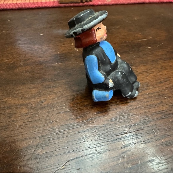 Vintage Miniature Cast Iron  Amish Figurine Boy - Picture 3 of 9